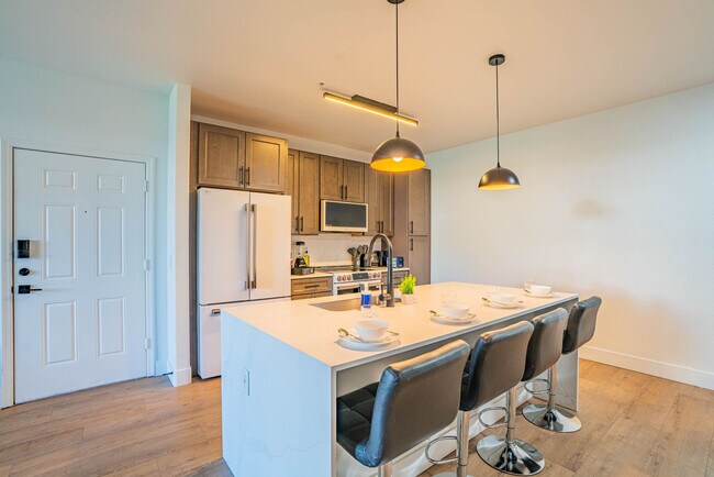 Building Photo - 6610 N 93rd Ave