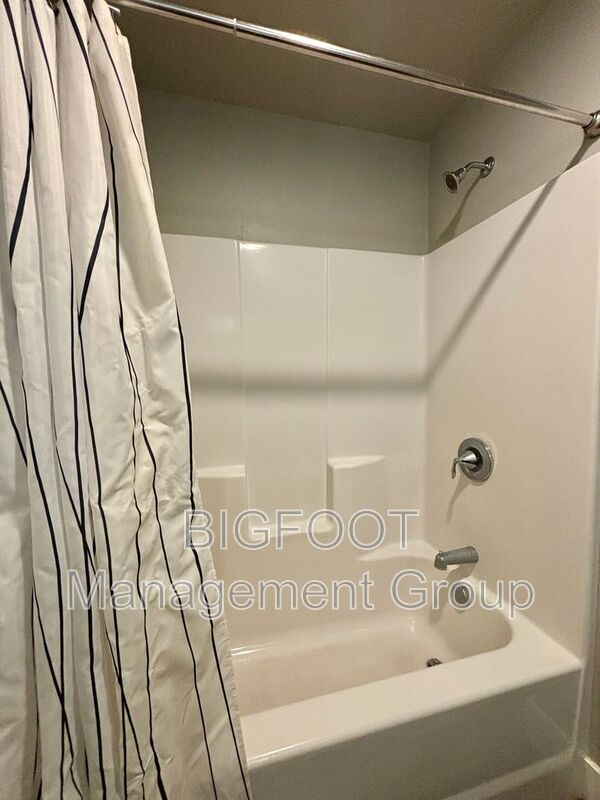 Building Photo - 7995 Avocet Dr