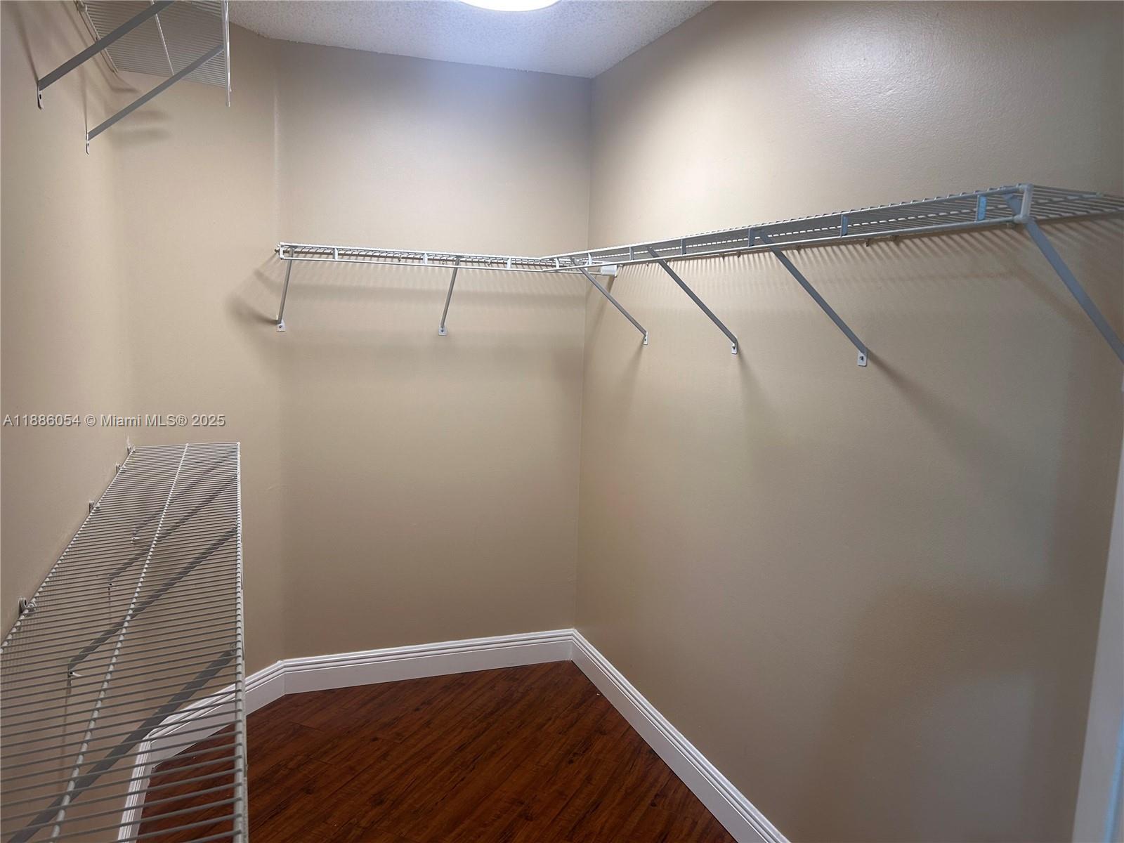 Building Photo - 2939 Myrtle Oak Cir