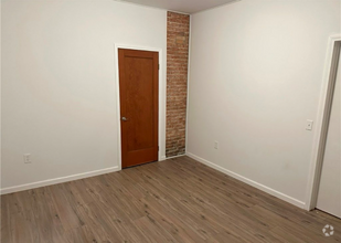 Building Photo - 48 Cowing St