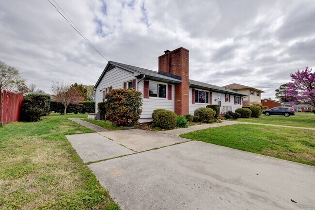 Building Photo - 609 Birch Dr