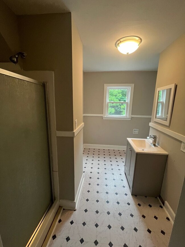 Building Photo - Charming 9 Bedroom Home Located In Raleigh NC!!!