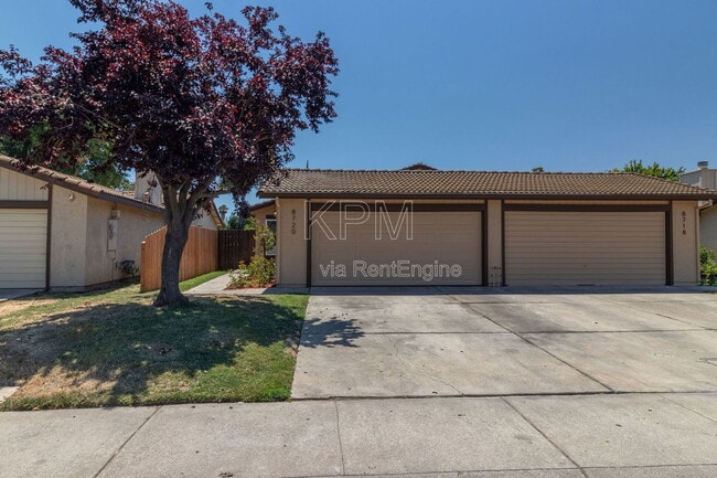 Building Photo - 8720 Fox Creek Dr