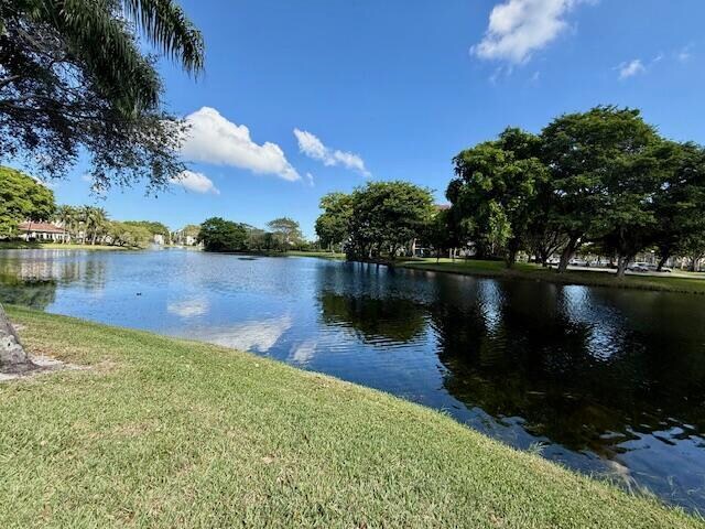 Building Photo - 2025 Lavers Cir