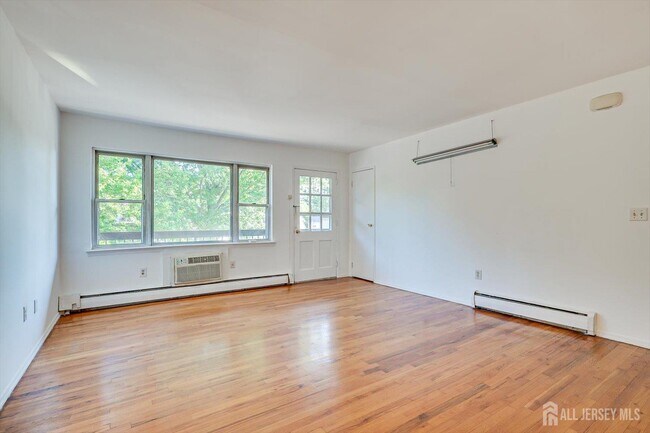 Building Photo - 55 Gill Ln