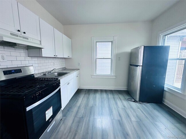 Building Photo - 80 N Hamilton St