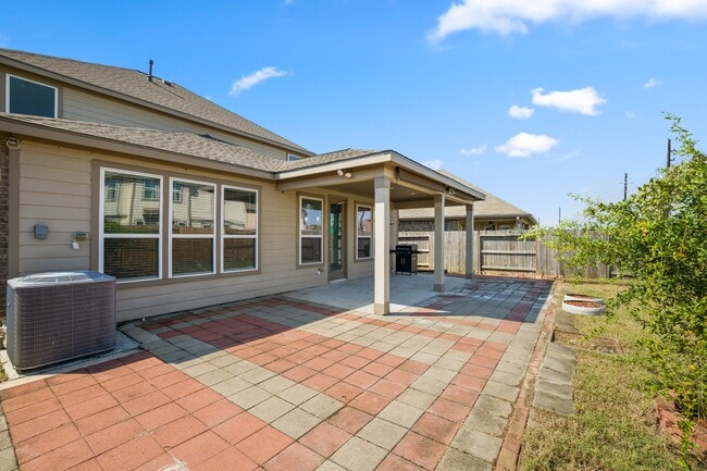 Building Photo - 4118 Lake Cypress Cir
