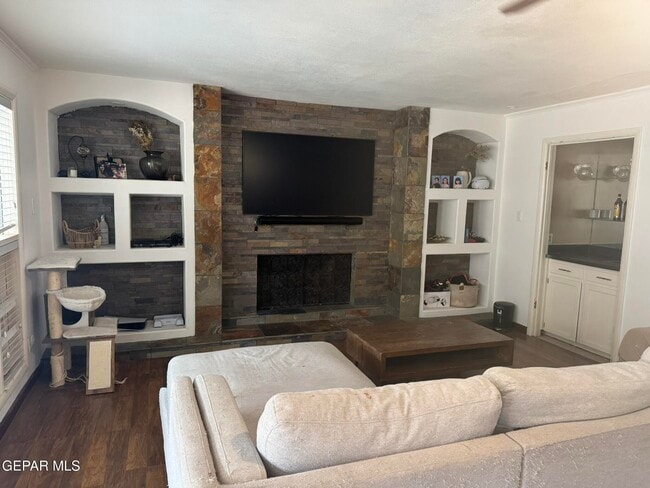 Building Photo - 6417 Pino Real Dr