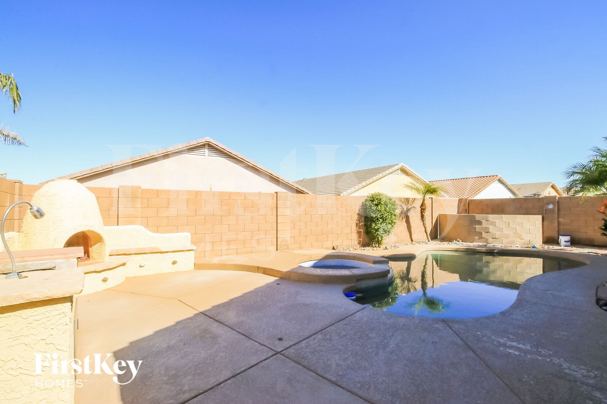 Building Photo - 480 W Dexter Way