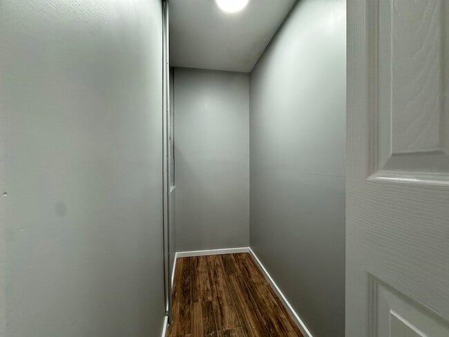 Building Photo - 1513 Summit Ave