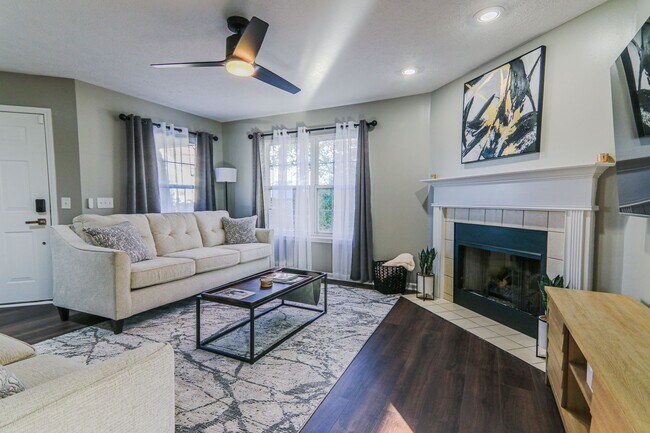 Building Photo - Fort Harrison State Park 4Bed Spacious Retreat