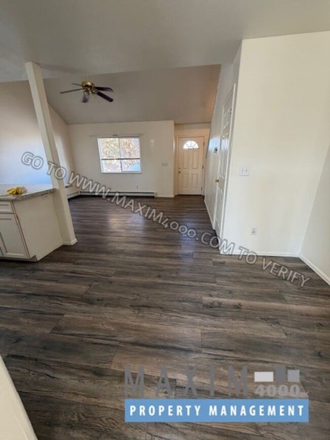 Building Photo - 483 David Ct