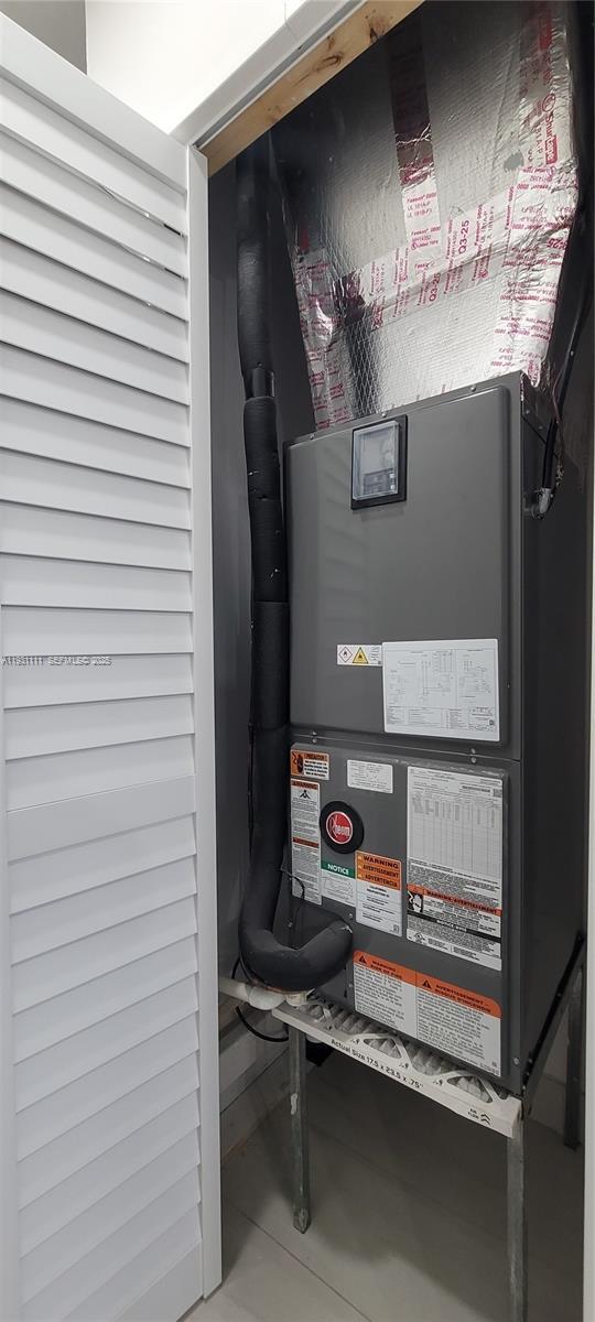 Building Photo - 800 Jann Ave