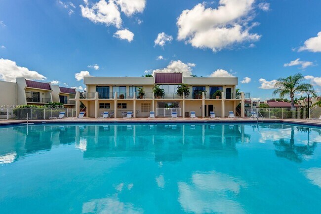 Building Photo - 14036 SW 90th Ave