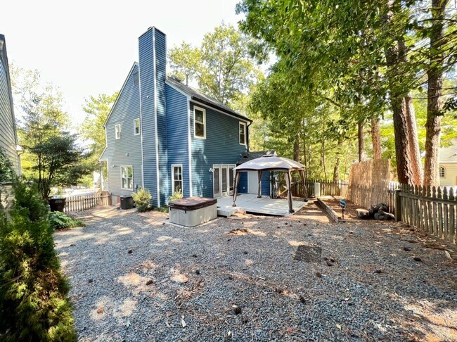 Building Photo - Cute cul-de-sac home in Woodcroft!