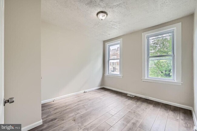 Building Photo - 118 N Hilton St