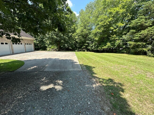 Building Photo - Burlington / Guilford County