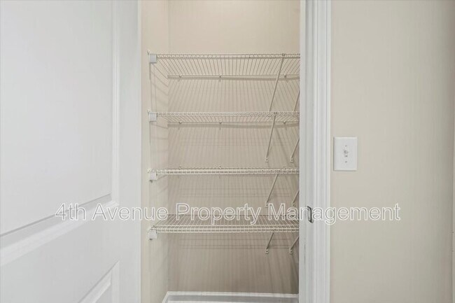 Building Photo - 3411 Abbey Wy