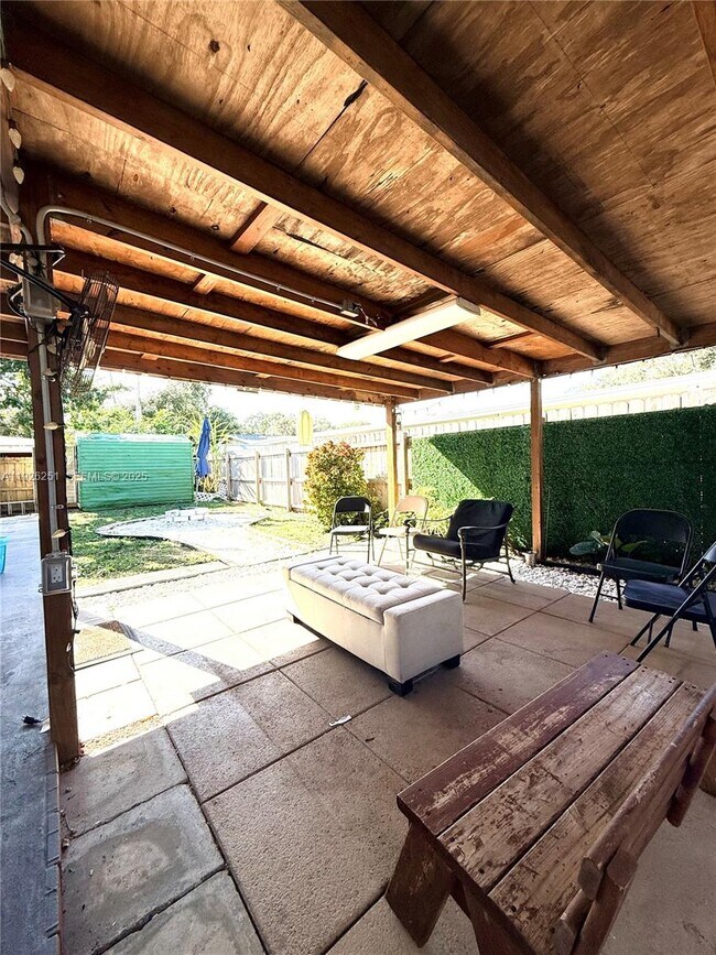 Building Photo - 2310 N 70th Ave