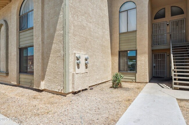 Primary Photo - 5236 W Peoria Ave