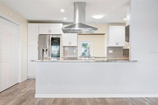 Building Photo - 1804 Oak View Dr