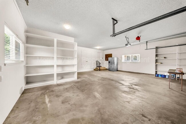Building Photo - 10160 Sunstar Rd
