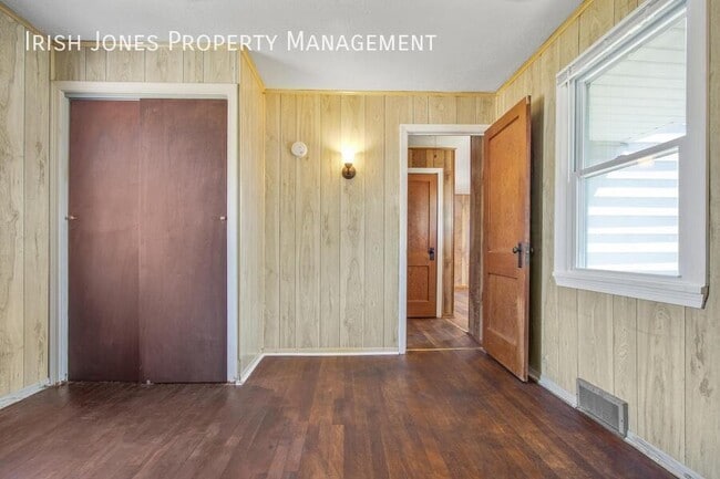 Building Photo - 1 Idlebrook Dr