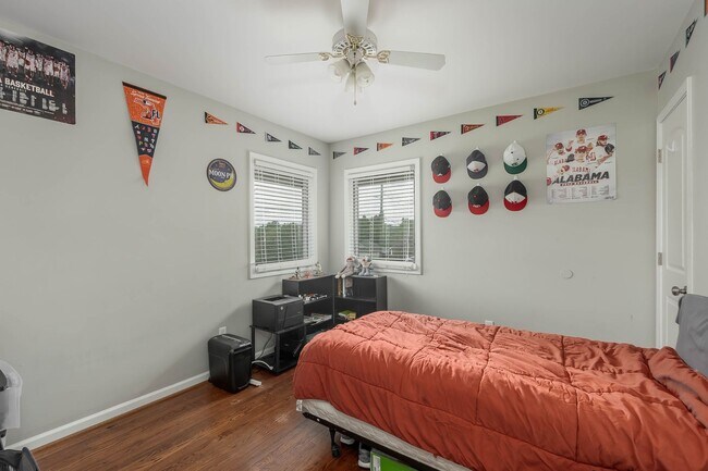 Building Photo - Fall '24 - Close to campus - 3 bed/2 bath ...