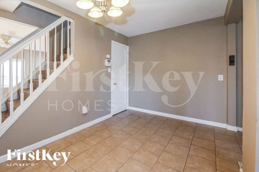 Building Photo - 3106 NE 56th St