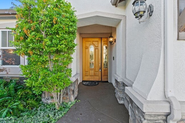 Building Photo - Spectacular Canyon-View Single-Level Home in Gated Hillcrest Estates!