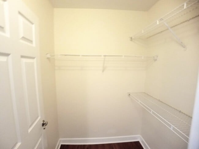 Building Photo - Gorgeous 2/2 condo for rent next to Waterford Lakes Town Center and UCF.