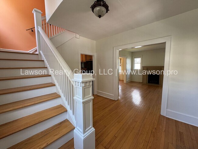 Building Photo - Large Raleigh Court Home on a Corner Lot