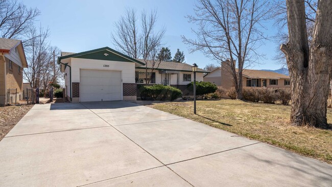 Building Photo - Updated Rancher in Northeast Colorado Springs