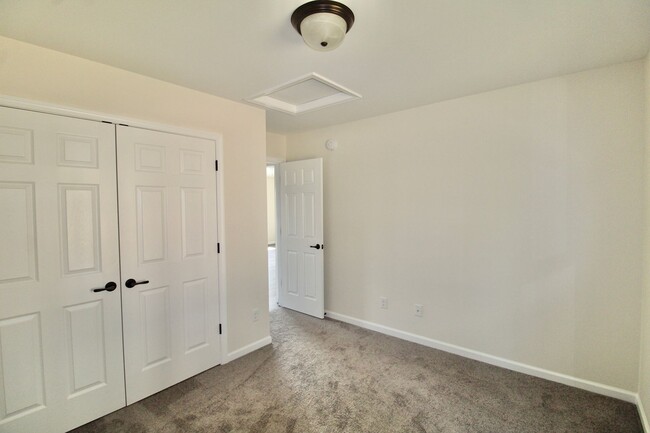 Building Photo - Newer Home for Rent in Brentwood Subdivision!