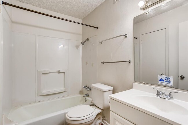 Building Photo - 818 Sahara Ave