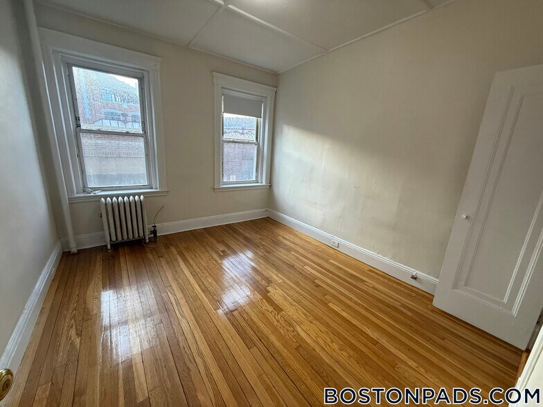 Building Photo - 1185 Boylston St