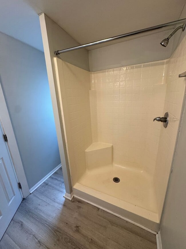 Building Photo - Cozy 1 bedroom duplex for rent!
