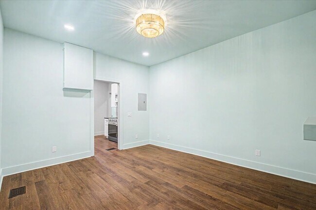 Building Photo - Nicest 1 bedroom you’ll find