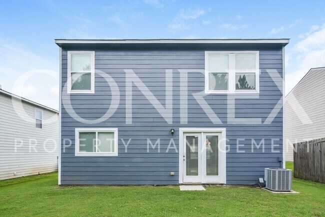 Building Photo - Spacious Two Story Home