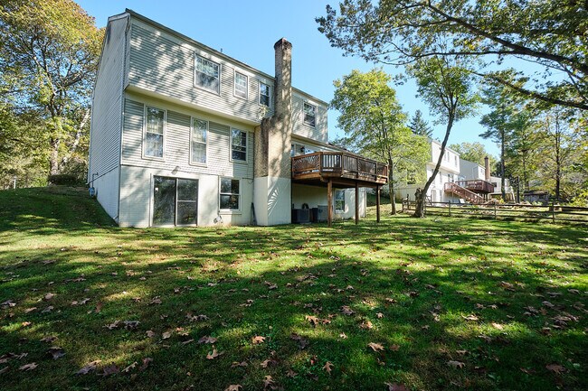 Building Photo - 9124 Orchard Brook Dr