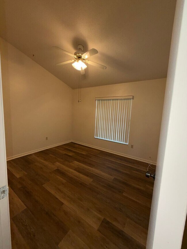 Building Photo - 250 Terrace Hill Blvd
