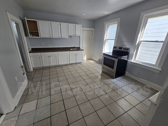 Building Photo - 2626 N 24th St