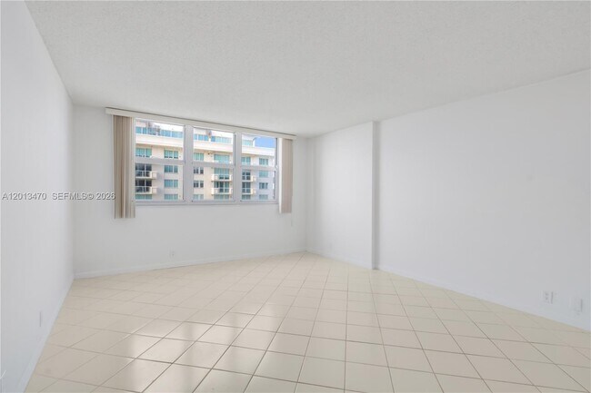 Building Photo - 9511 Collins Ave