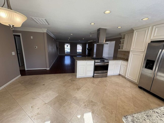 Building Photo - 22507 Red River Dr