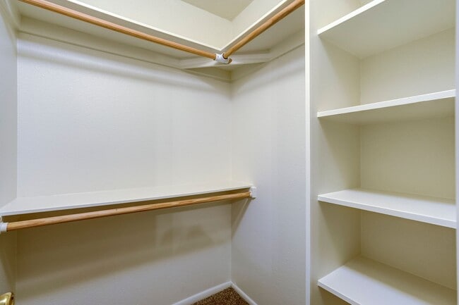 Building Photo - Condo in Montana Villas!