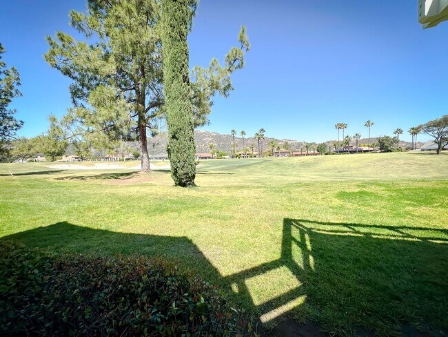 Building Photo - Bear Greek Villa Overlooking Golf Course!
