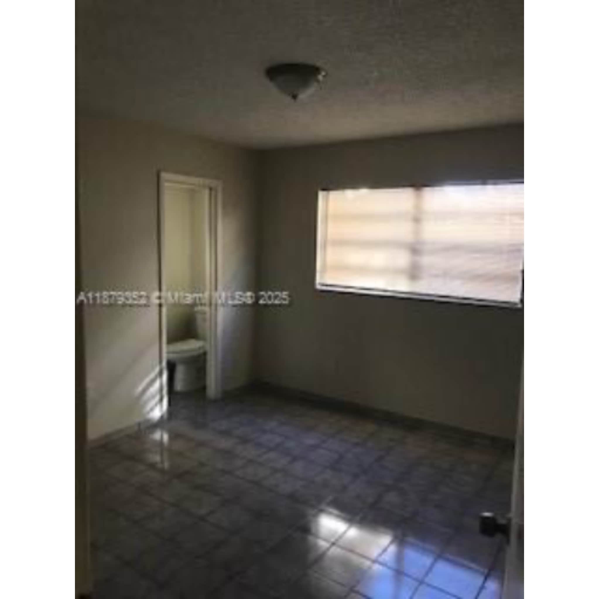 Building Photo - 5960 W 25th Ct