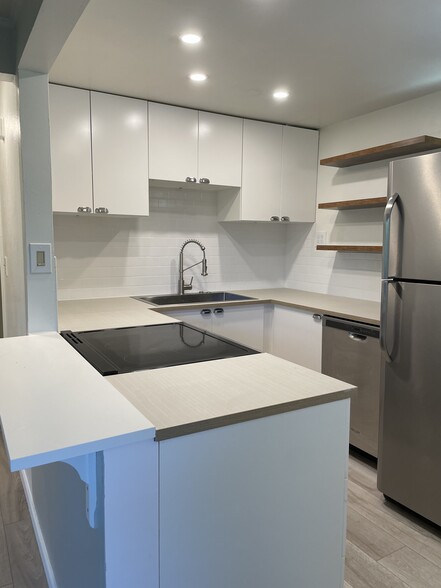 Eating counter - 2934 2nd Ave N