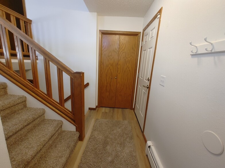 Building Photo - 1307 S Washington St