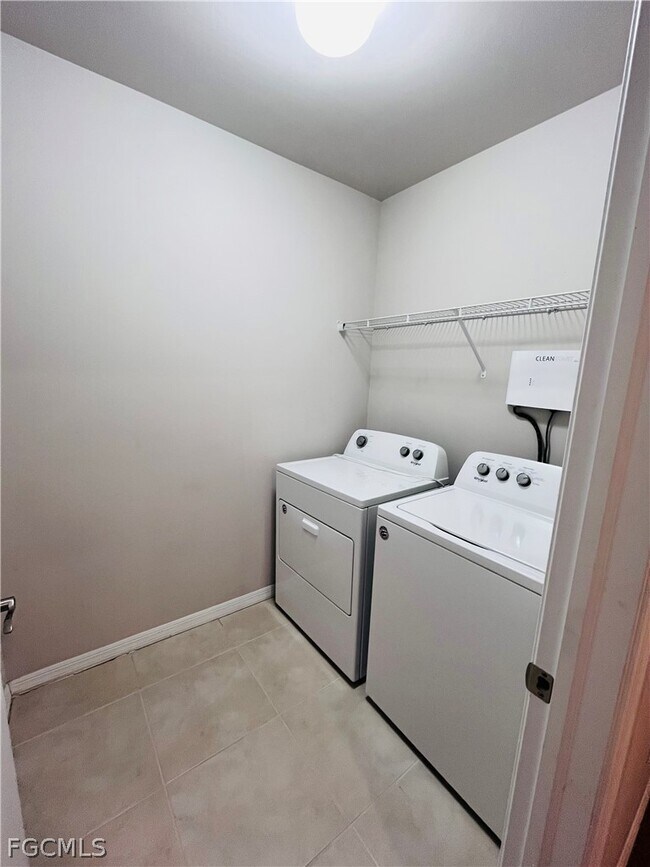 Building Photo - 10601 Crossback Ln